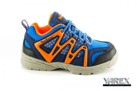 Product photography of a running shoe in Bangkok, Thailand